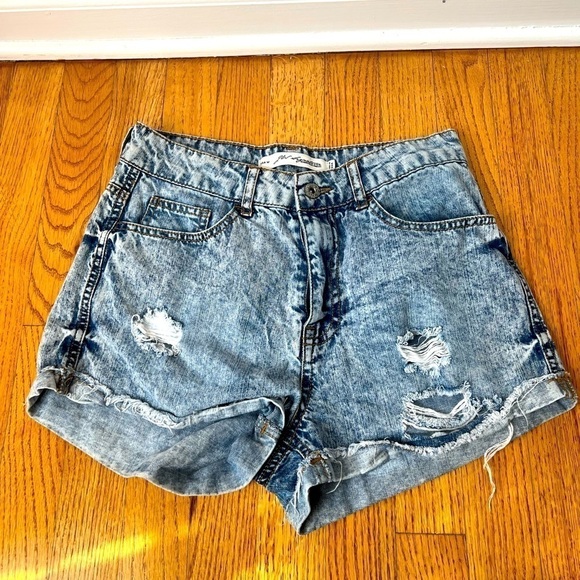 JW Signature Distressed High Rise Denim Shorts Size Medium - Picture 1 of 4